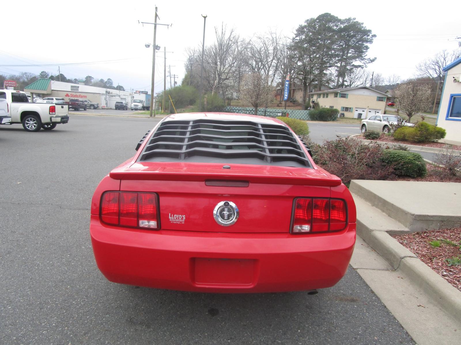 2008 RED Ford Mustang V6 Deluxe Coupe (1ZVHT80N085) with an 4.0L V6 SOHC 12V engine, located at 1814 Albert Pike Road, Hot Springs, AR, 71913, (501) 623-1717, 34.494228, -93.094070 - Photo #3